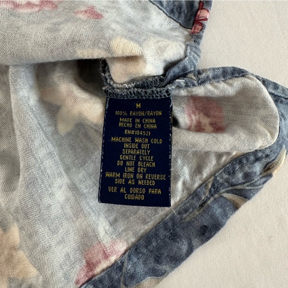 Island Traders Hawaiian Shirt Blouse Size M Multicolor Rayon Floral Short Sleeve - Picture 9 of 9